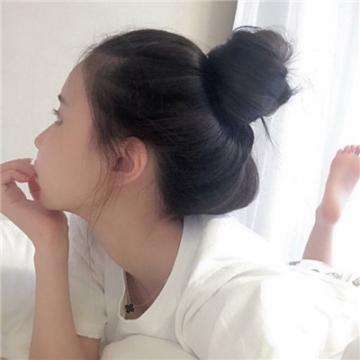 豪华宾馆停车场